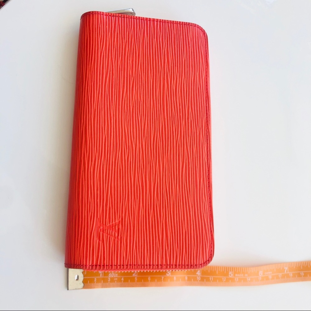 LV Epi leather wallet - Picture 7 of 9